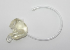 18 Earpiece with poly male (web)